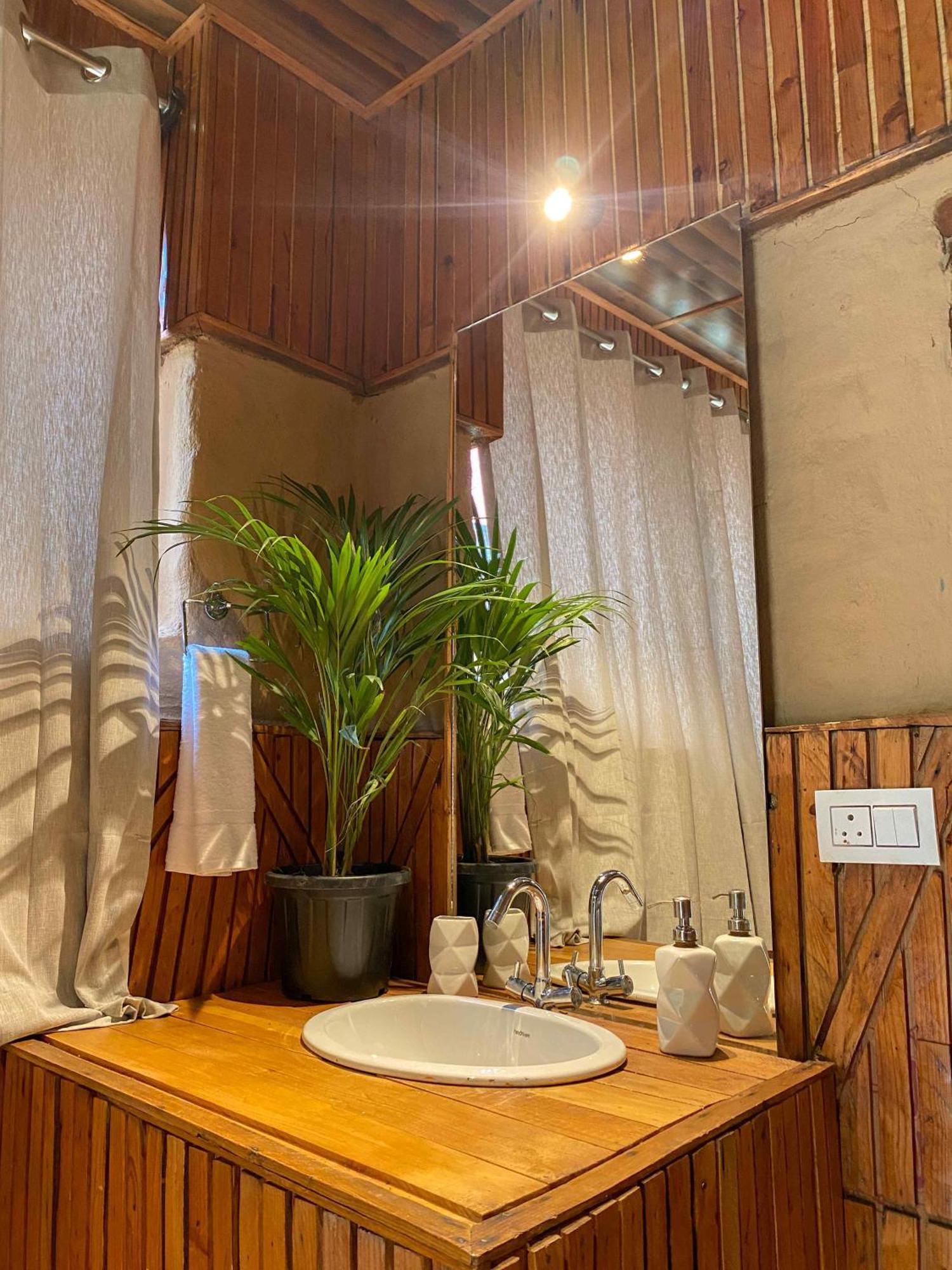 Whoopers Boutique Resort Jibhi Екстериор снимка